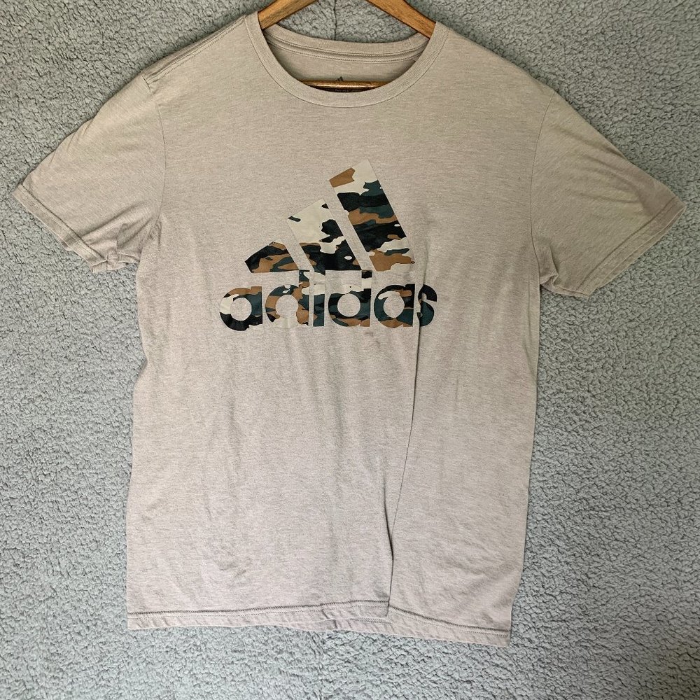 Adidas Camo Graphic Logo T-Shirt. Excellent Condition